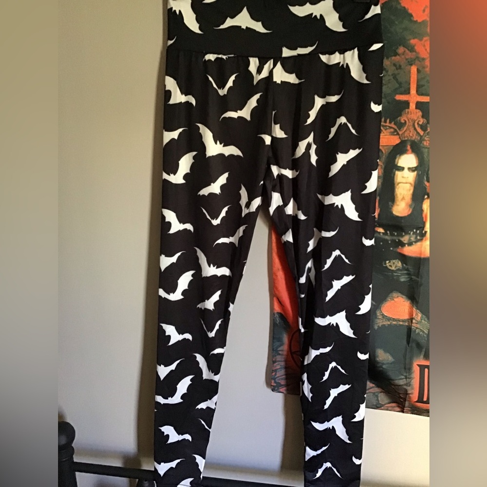 Bats Black and White Leggings Size S